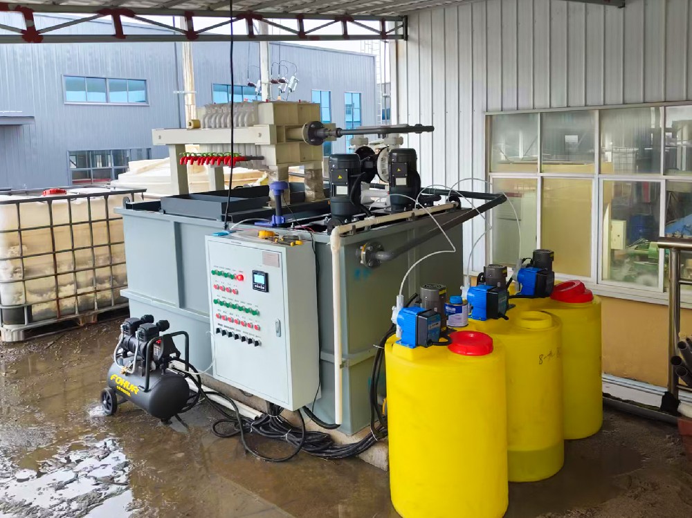 絮凝壓濾一體機：塑料清洗廢水污泥的高效處理方案及應用效果